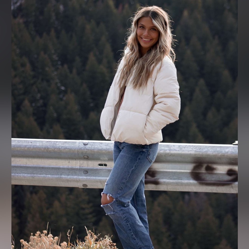 CREAM WINTER PUFFER
